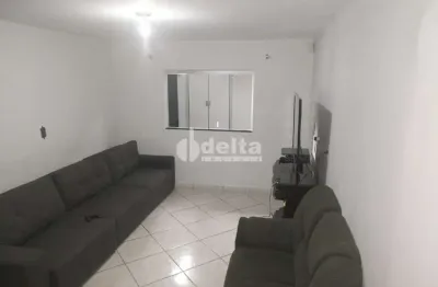 Casa com 5 quartos à venda no Maravilha, Uberlândia 