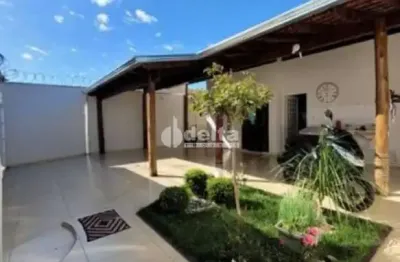 Casa residencial disponível para venda no bairro nova uberlândia em uberlândia-mg