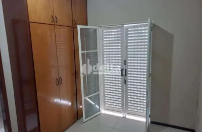 Apartamento disponível para venda no bairro santa mônica em uberlândia-mg