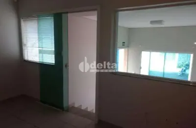 Casa comercial e residencial disponível para locação e venda no bairro brasil em uberlândia-mg