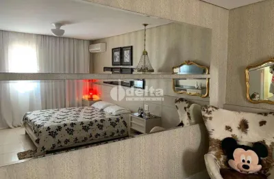 Apartamento com 4 quartos à venda no Fundinho, Uberlândia 