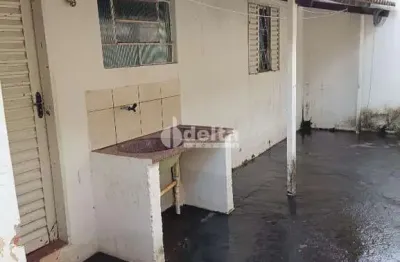 Casa residencial disponível para venda no bairro santa mônica em uberlândia-mg