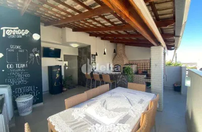 Cobertura disponível para venda no bairro santa mônica em uberlândia-mg