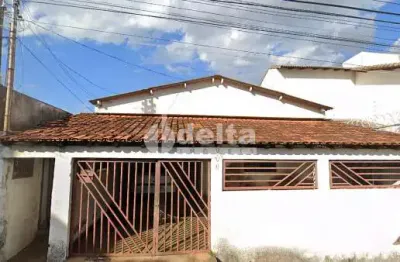 Casa residencial disponível para venda no bairro brasil em uberlândia-mg