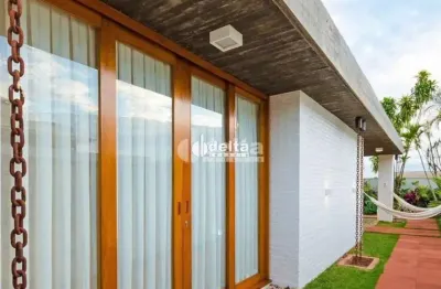 Casa no condomínio paradiso ecológico disponível para venda em uberlândia-mg