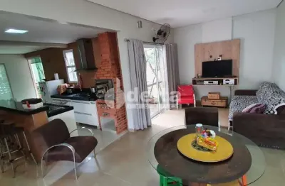 Casa no condomínio carmel disponível para venda em uberlândia-mg
