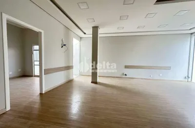 Casa comercial disponível para locação/venda no bairro centro em uberlândia-mg