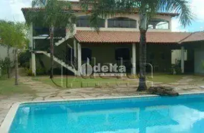 Casa residencial disponível para venda no bairro morada da colina em uberlândia-mg.