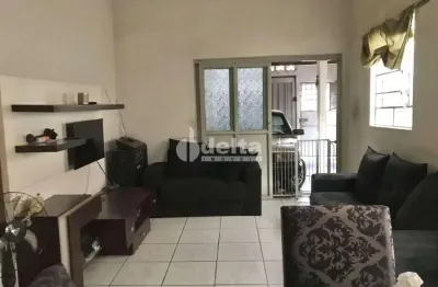 Casa residencial disponível para venda no bairro martins em uberlândia-mg