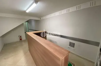Casa comercial disponível para venda no bairro centro em uberlândia-mg