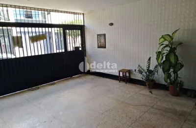Casa residencial disponível para venda no bairro martins em uberlândia-mg
