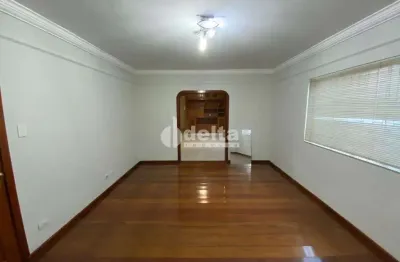Casa residencial disponível para locação e venda no bairro centro em uberlândia-mg