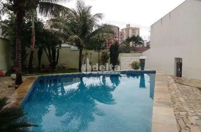 Casa residencial disponível para venda no bairro saraiva em uberlândia-mg.