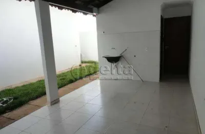 Casa com 3 quartos à venda no Jardim Europa, Uberlândia 