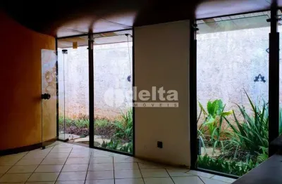 Casa comercial disponível para venda no bairro centro em uberlândia-mg