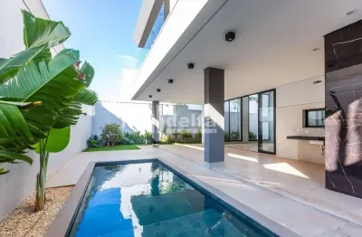 Casa no condomínio jardim versailles disponível para venda em uberlândia-mg