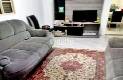 Casa residencial disponível para venda no bairro jardim patrícia em uberlândia-mg