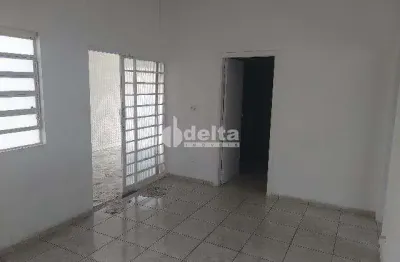 Casa residencial disponível para locação e venda no bairro martins em uberlândia-mg