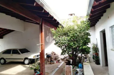 Casa residencial disponível para venda no bairro Pacaembu em Uberlândia-MG