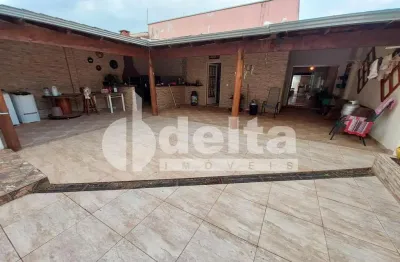 Casa disponível para venda no bairro novo mundo em uberlândia-mg