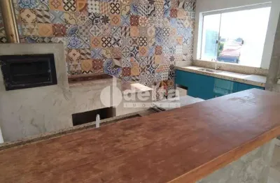 Casa residencial  disponível para venda no bairro santa mônica em uberlândia-mg