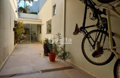 Casa residencial disponível para venda no bairro cidade jardim em uberlândia-mg