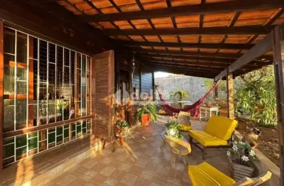 Casa disponível para venda no bairro santa mônica em uberlândia mg