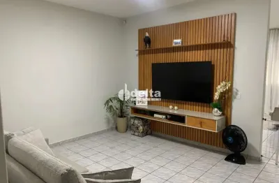 Casa disponível para venda no bairro santa mônica em uberlândia mg