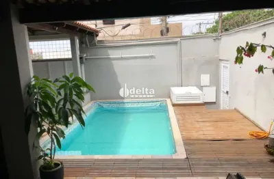 Casa residencial disponível para venda no bairro Jaraguá em Uberlândia-MG