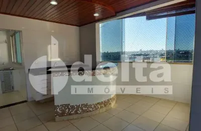 Cobertura disponível para locação no bairro santa mônica em uberlândia-mg