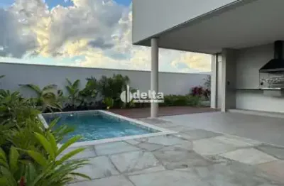 Casa no condomínio tamboré disponível para venda em uberlândia-mg