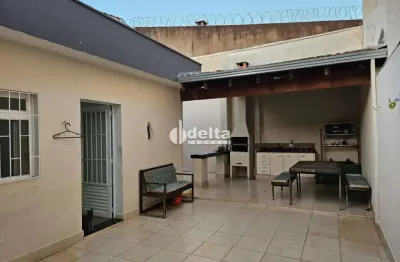 Casa disponível para venda no bairro martins em uberlândia mg