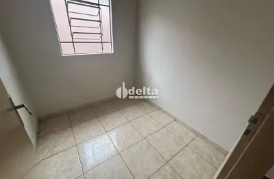 Casa disponível para locação e venda no bairro osvaldo rezende em uberlândia-mg