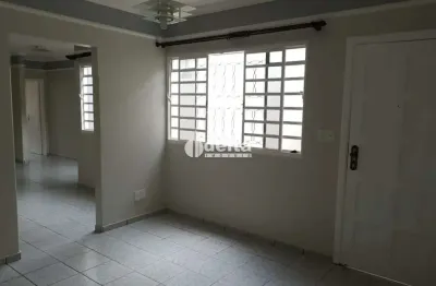 Casa disponível para locação e venda no bairro custódio pereira em uberlândia-mg.