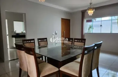 Casa disponível para venda no bairro bosque dos buritis em uberlândia mg