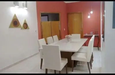Casa disponível para locação e venda no bairro cidade jardim em uberlândia-mg.