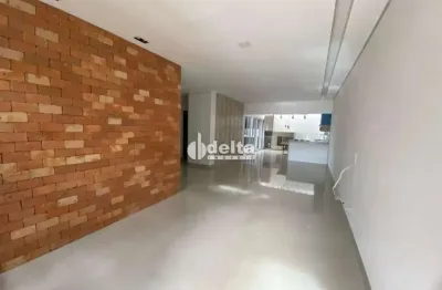 Casa em condomínio disponível para locação no bairro laranjeiras em uberlândia-mg.