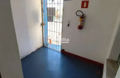 Casa comercial disponível para locação e venda no centro em uberlândia-mg