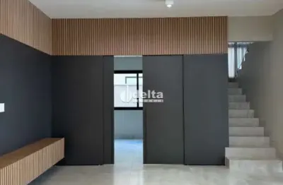 Casa no condomínio alphaville 1 disponível para venda em uberlândia-mg