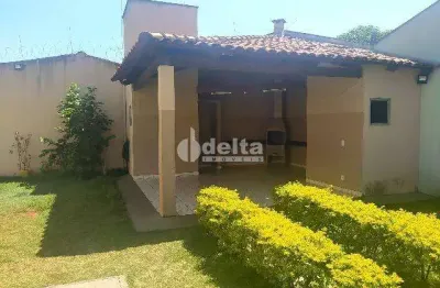 Casa em condomínio disponível para venda no bairro minas gerais em uberlândia-mg