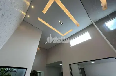 Casa com 3 quartos à venda no Jardim Europa, Uberlândia 