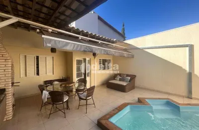 Casa disponível para venda no bairro gramado em uberlândia-mg