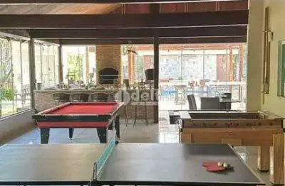 Casa no condomínio murta 253 disponível para venda em uberlândia-mg