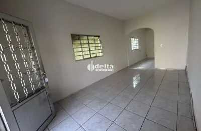 Casa residencial disponível para venda no bairro aparecida em uberlândia-mg.