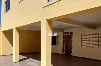 Casa disponível para venda no bairro segismundo pereira em uberlândia-mg