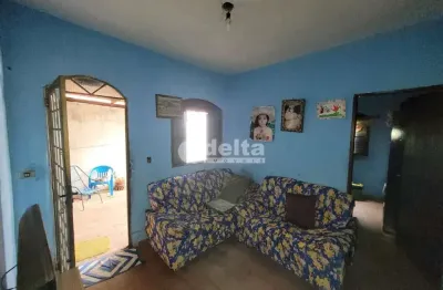 Casa residencial disponível para venda no bairro tibery em uberlândia-mg.