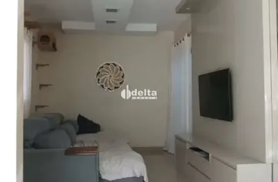 Casa em condomínio disponível para venda no bairro umuarama em uberlândia mg