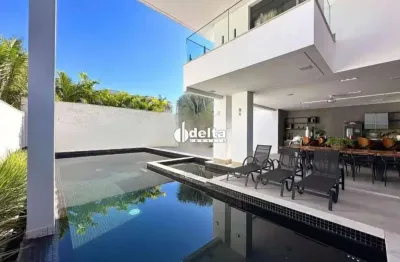 Casa no condomínio bosque karaiba disponível para venda em uberlândia-mg