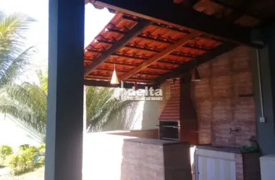 Casa disponível para venda no bairro nossa senhora das graças em uberlândia mg