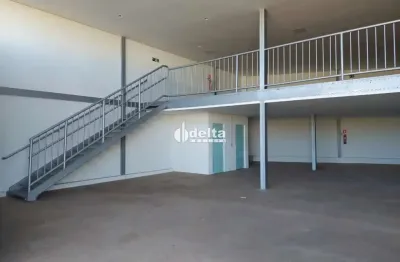 Galpão disponível para venda no bairro segismundo pereira em uberlândia-mg